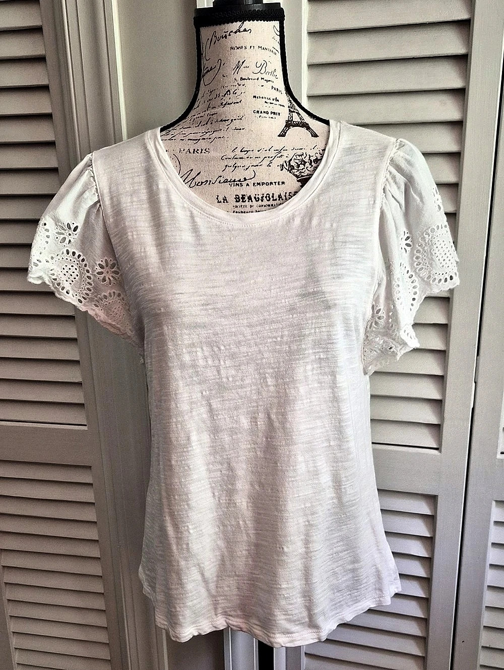 Jessica Simpson Eyelet Flutter Sleeve Top in White Size Medium